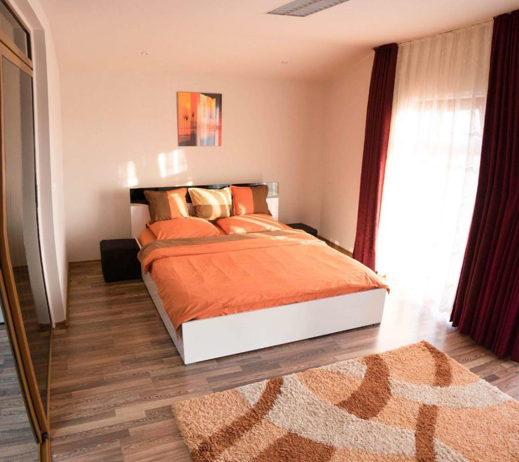 Penthouse De Lux Apartment ออราแด ภายนอก รูปภาพ
