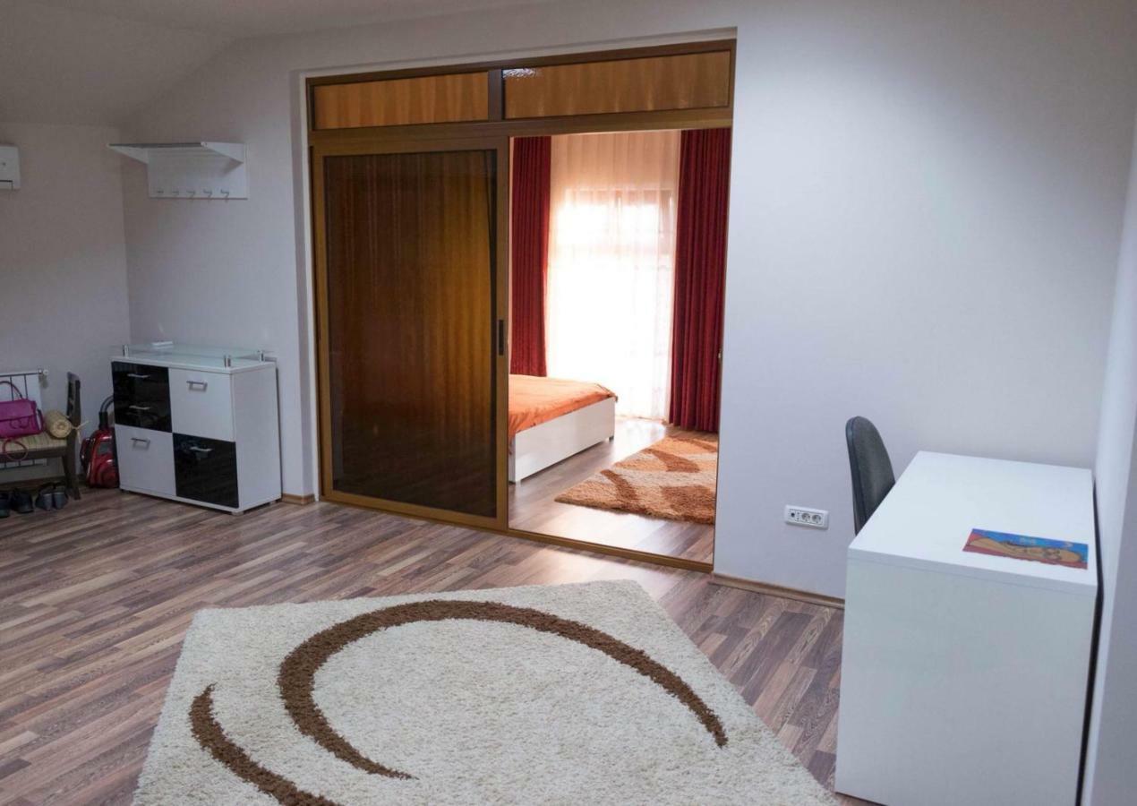 Penthouse De Lux Apartment ออราแด ภายนอก รูปภาพ