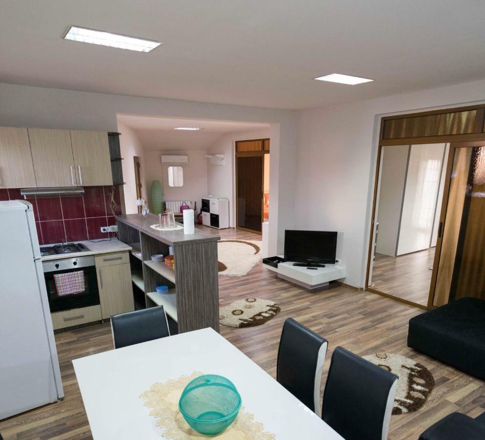 Penthouse De Lux Apartment ออราแด ภายนอก รูปภาพ